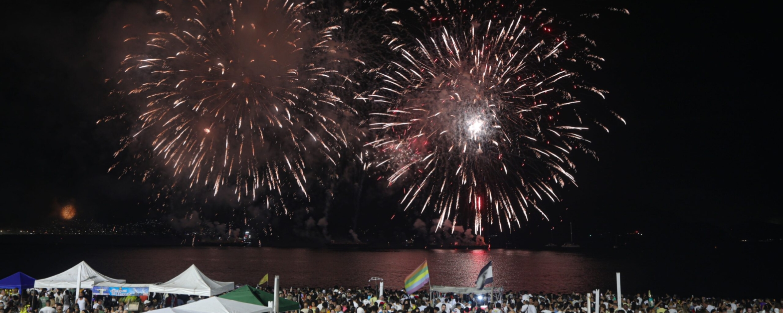 Réveillon 2026 espalha música e espetáculos pirotécnicos em diversos pontos da cidade