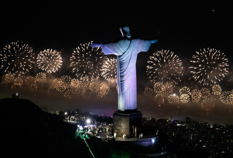 Rio reúne mais de 5 milhões de pessoas em palcos espalhados pela cidade